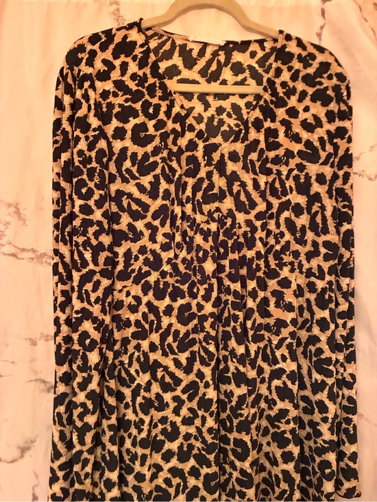Primark Dresses & Skirts - Primark - Leopard Print V-Neck Dress